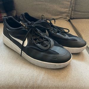 MENS NIKE NYJAH SNEAKERS